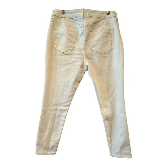 Old Navy Super Skinny White Ankle Jeans Size 14 - Picture 3 of 10